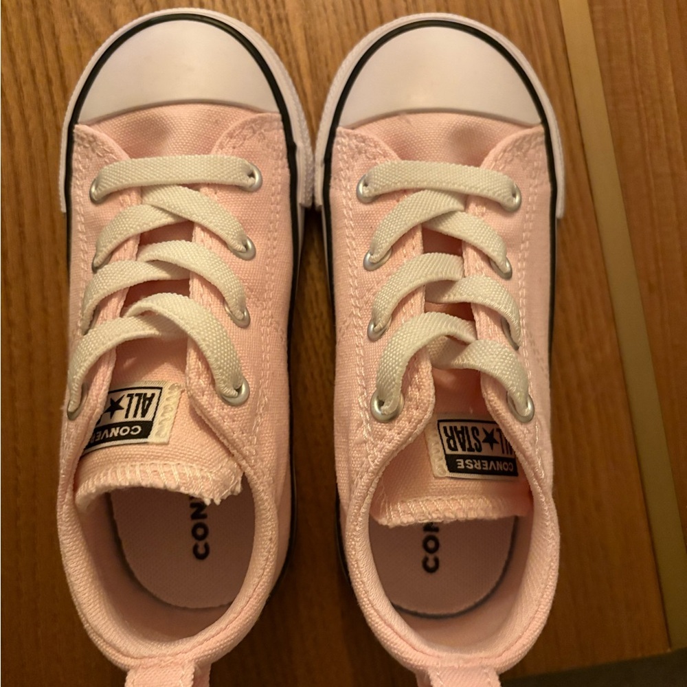 NIB Converse Kids Light Pink Sneakers
